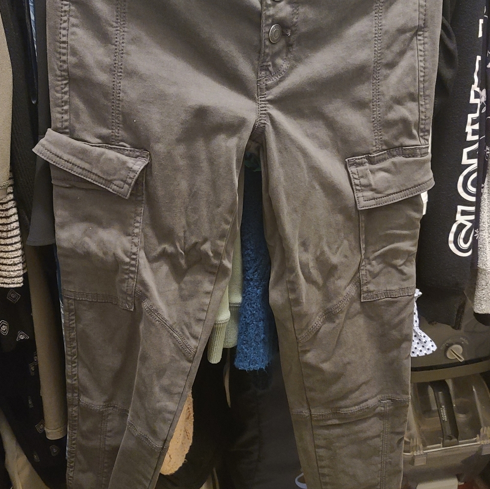 American Eagle skinny cargo